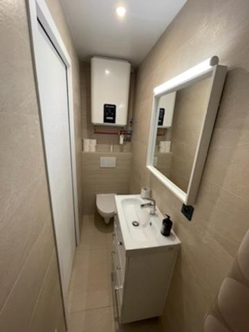 Saint-Germain-En-Laye: Grand Studio En Centre Ville A 2 Minutes Du Rer Ngoại thất bức ảnh