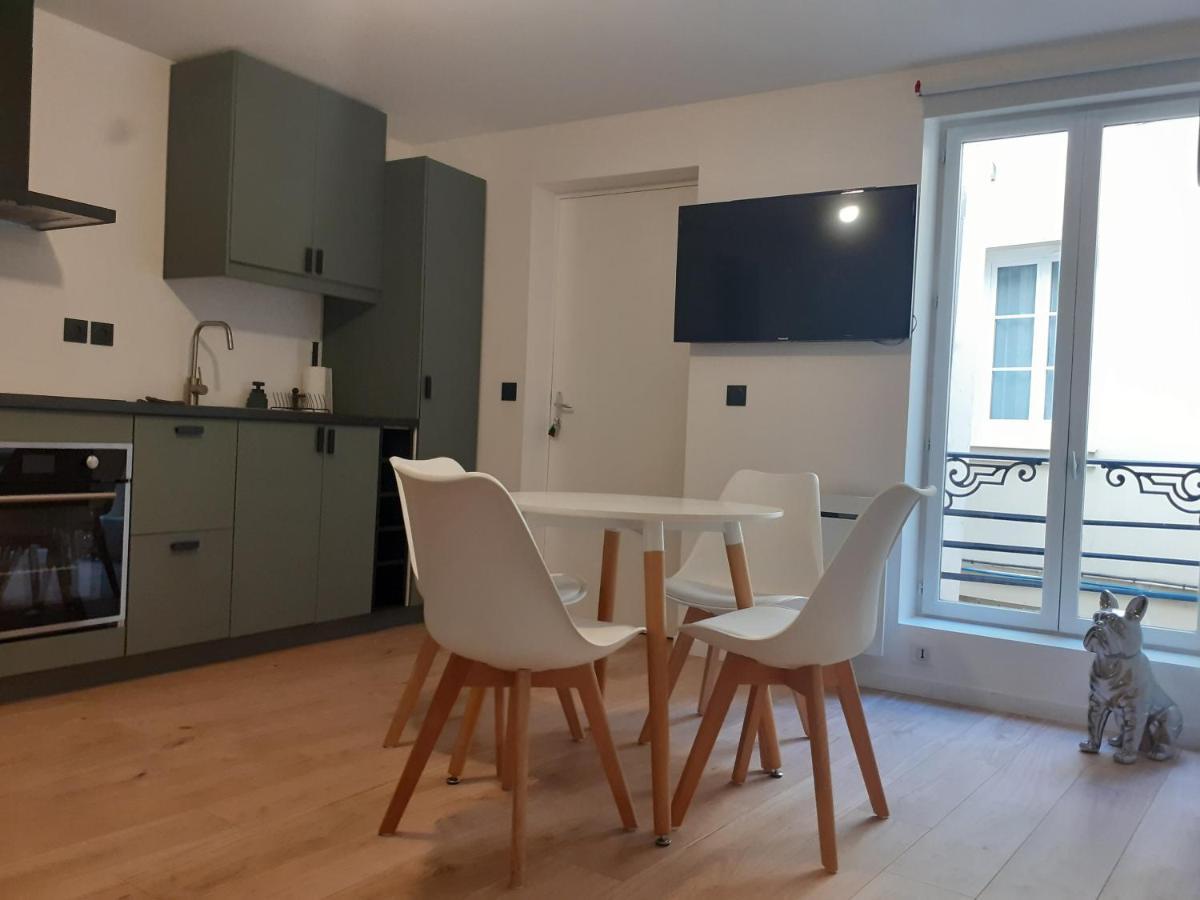 Saint-Germain-En-Laye: Grand Studio En Centre Ville A 2 Minutes Du Rer Ngoại thất bức ảnh